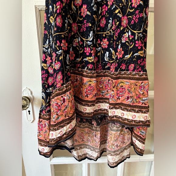 NWT Flutter Short Sleeve Boho Floral Maxi Dress Handkerchief Hem Size S - Picture 3 of 8